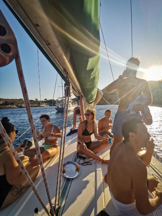 Stay Rhodes Hostel & Bar Родос Экстерьер фото
